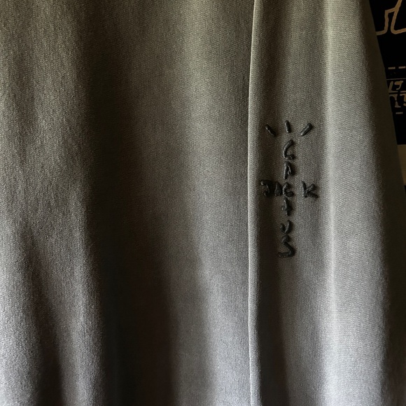 2018 CACTUS JACK x PLAYSTATION CREWNECK GREY SIZE LARGE - Picture 2 of 6